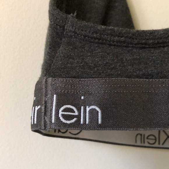 Calvin Klein padded dark grey triangle bralette/sports bra racer back - Picture 6 of 8